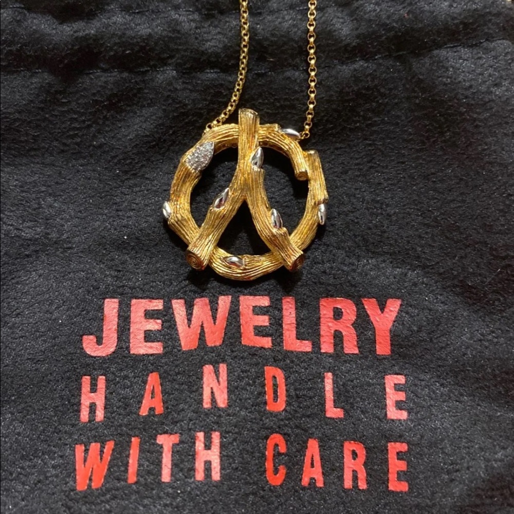 Women’s peace sign necklace